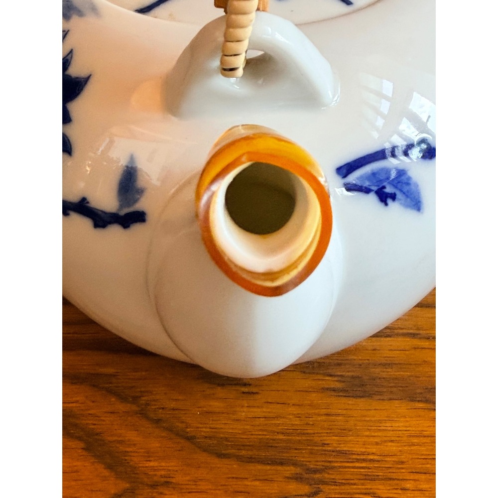 Vintage Blue White Porcelain Dobin Style Teapot with Rattan Handle - Picture 6 of 12